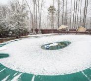 zabezpieczony basen zimą